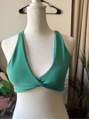 Wilo the Label Ribbed V-Neck Bralette - Green